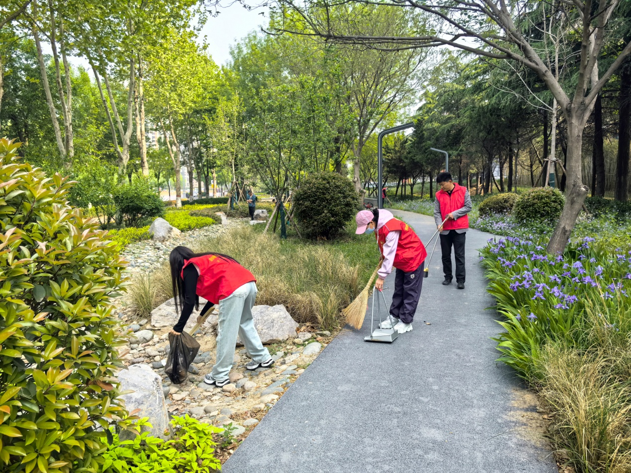 勘測(cè)院公司開(kāi)展“周六創(chuàng)城網(wǎng)格奉獻(xiàn)日”志愿服務(wù)活動(dòng)